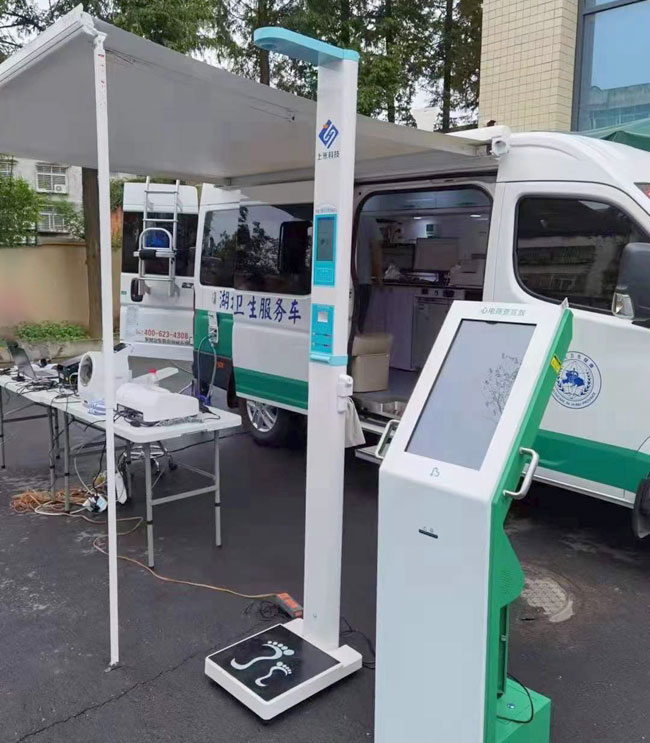 移動(dòng)醫(yī)療衛(wèi)生服務(wù)車使用現(xiàn)場.jpg 移動(dòng)醫(yī)療衛(wèi)生服務(wù)車使用現(xiàn)場.jpg
