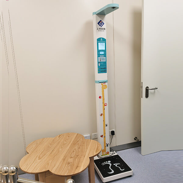 兒童身高體重體檢秤應(yīng)用現(xiàn)場 兒童身高體重體檢秤應(yīng)用現(xiàn)場