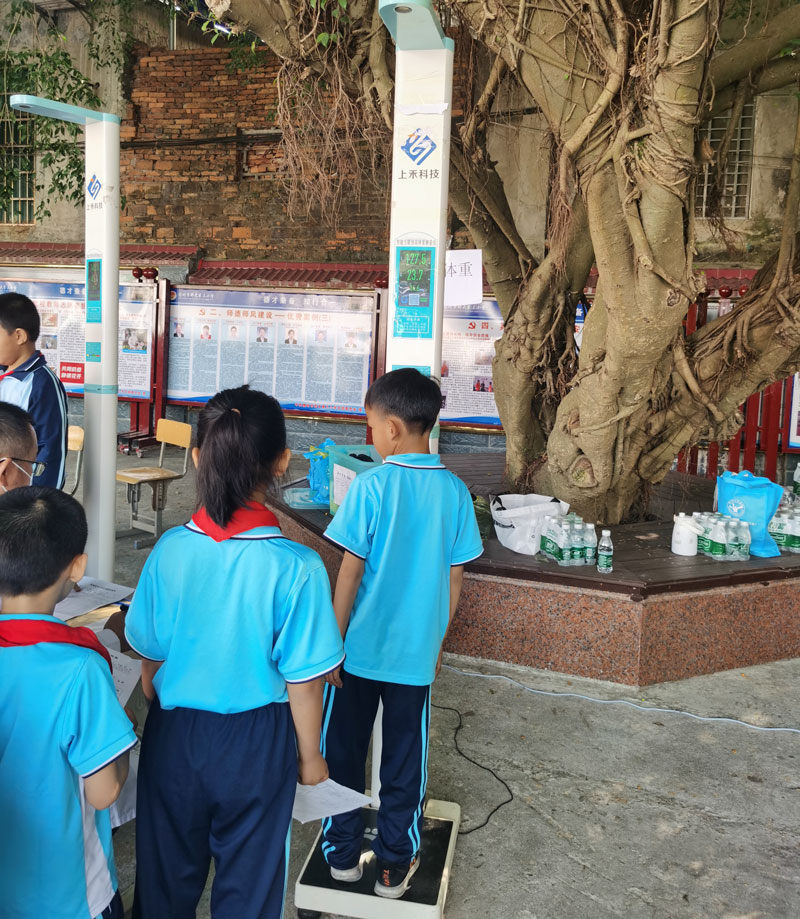 超聲波身高體重測量儀應用于體測現場