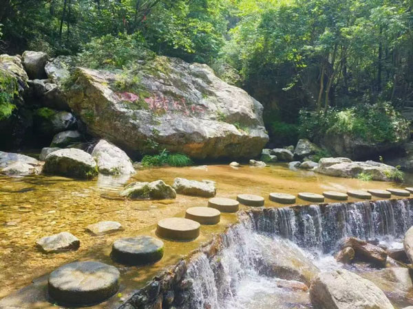 王府竹海的特色瀑布 王府竹海的特色瀑布